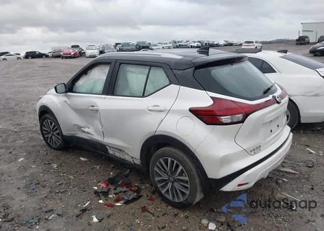 2021 Nissan Kicks Sv Xtronic Cvt z USA, uszkodzony, nr VIN 3N1CP5CV2ML566167